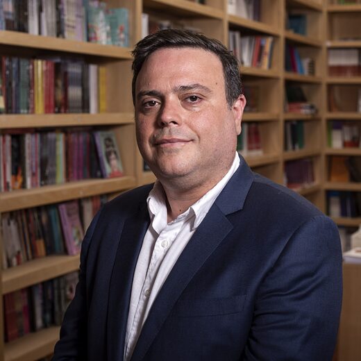 Retrato del Dr. Agustín M. Iglesias Díez, director editorial de la colección.